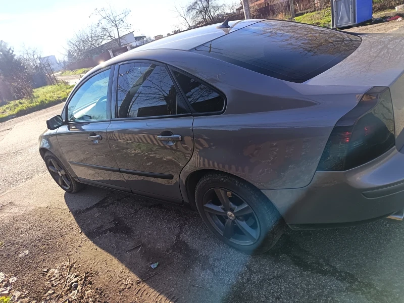 Volvo S40 2.4i, снимка 4 - Автомобили и джипове - 53157895