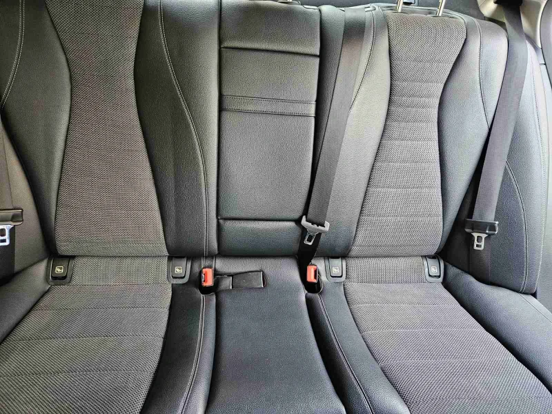 Mercedes-Benz E 220, снимка 9 - Автомобили и джипове - 53161853