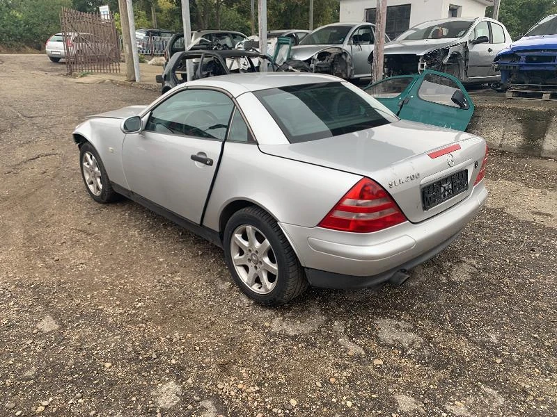 Mercedes-Benz SLK 2.0i 136кс., снимка 3 - Автомобили и джипове - 34208176