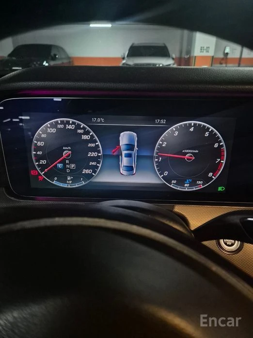 Mercedes-Benz E 300, снимка 4 - Автомобили и джипове - 54594150