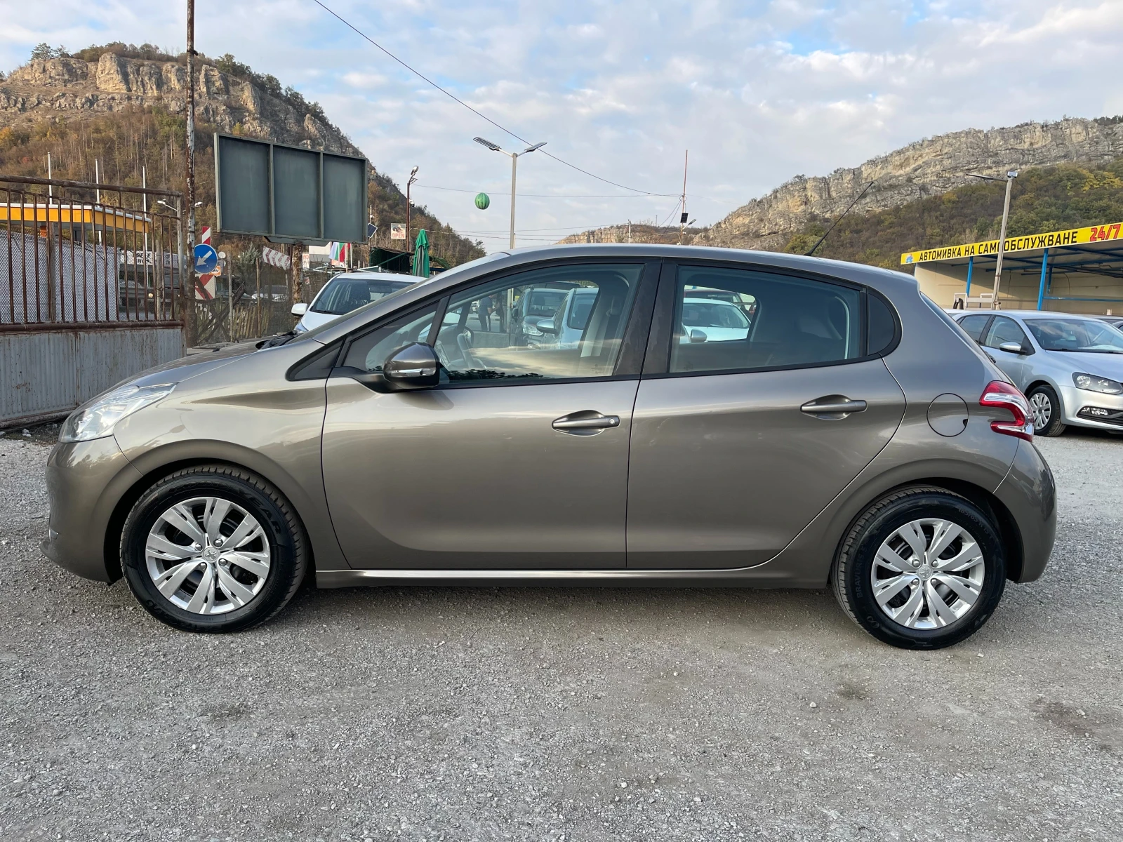 Peugeot 208 1.4HDI-АВТОПИЛОТ-ACTIVE - изображение 2