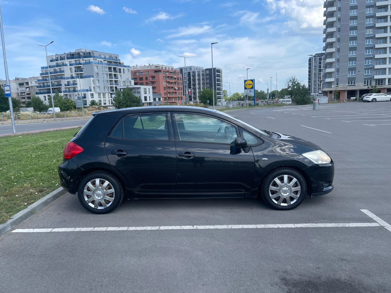 Toyota Auris 1.6i ГАЗ КЛИМА 4ВРАТИ РЕГИСТР И ОБСЛУЖЕН НОВИ ГУМИ - изображение 5
