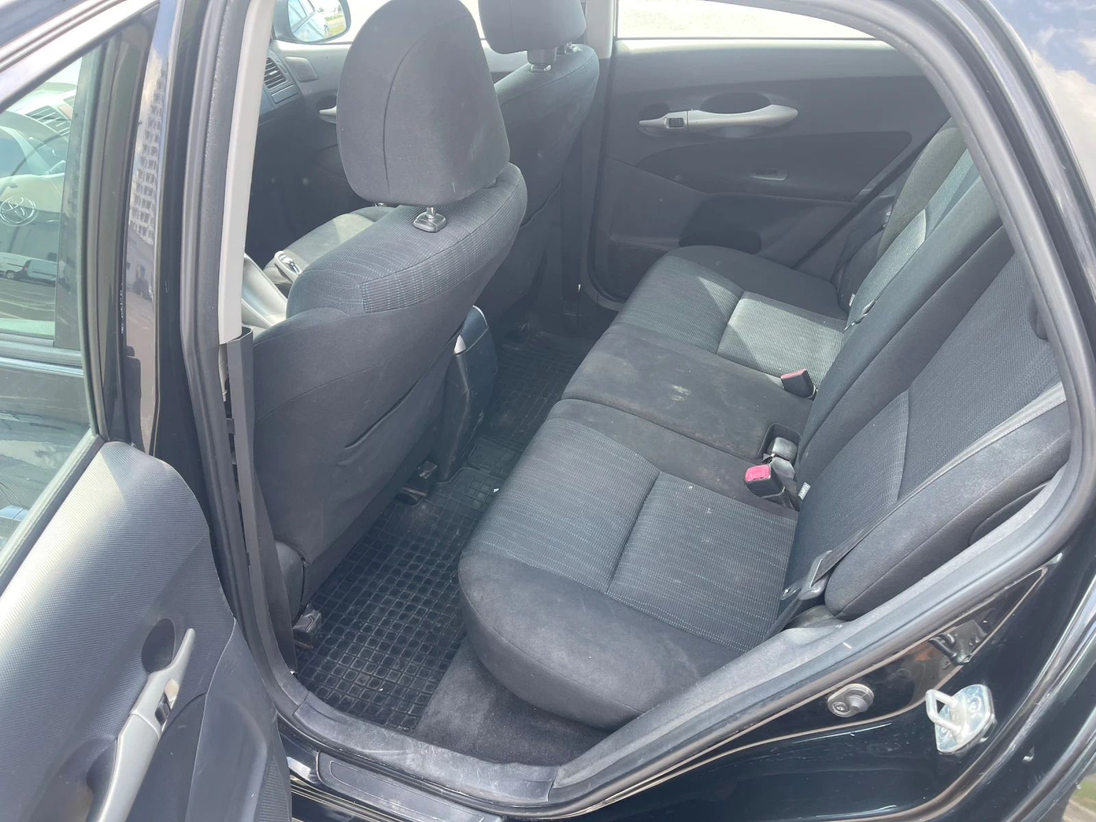 Toyota Auris 1.6i ГАЗ КЛИМА 4ВРАТИ РЕГИСТР И ОБСЛУЖЕН НОВИ ГУМИ - изображение 9