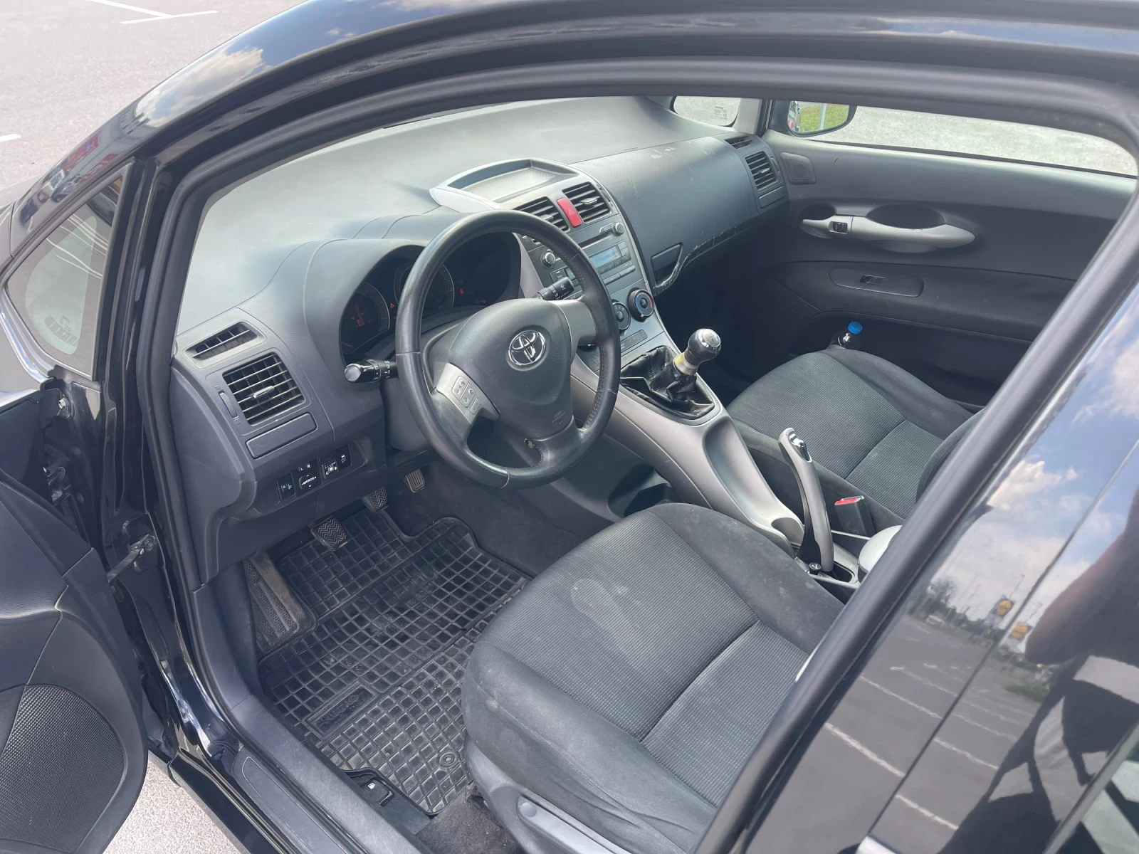 Toyota Auris 1.6i ГАЗ КЛИМА 4ВРАТИ РЕГИСТР И ОБСЛУЖЕН НОВИ ГУМИ - изображение 8