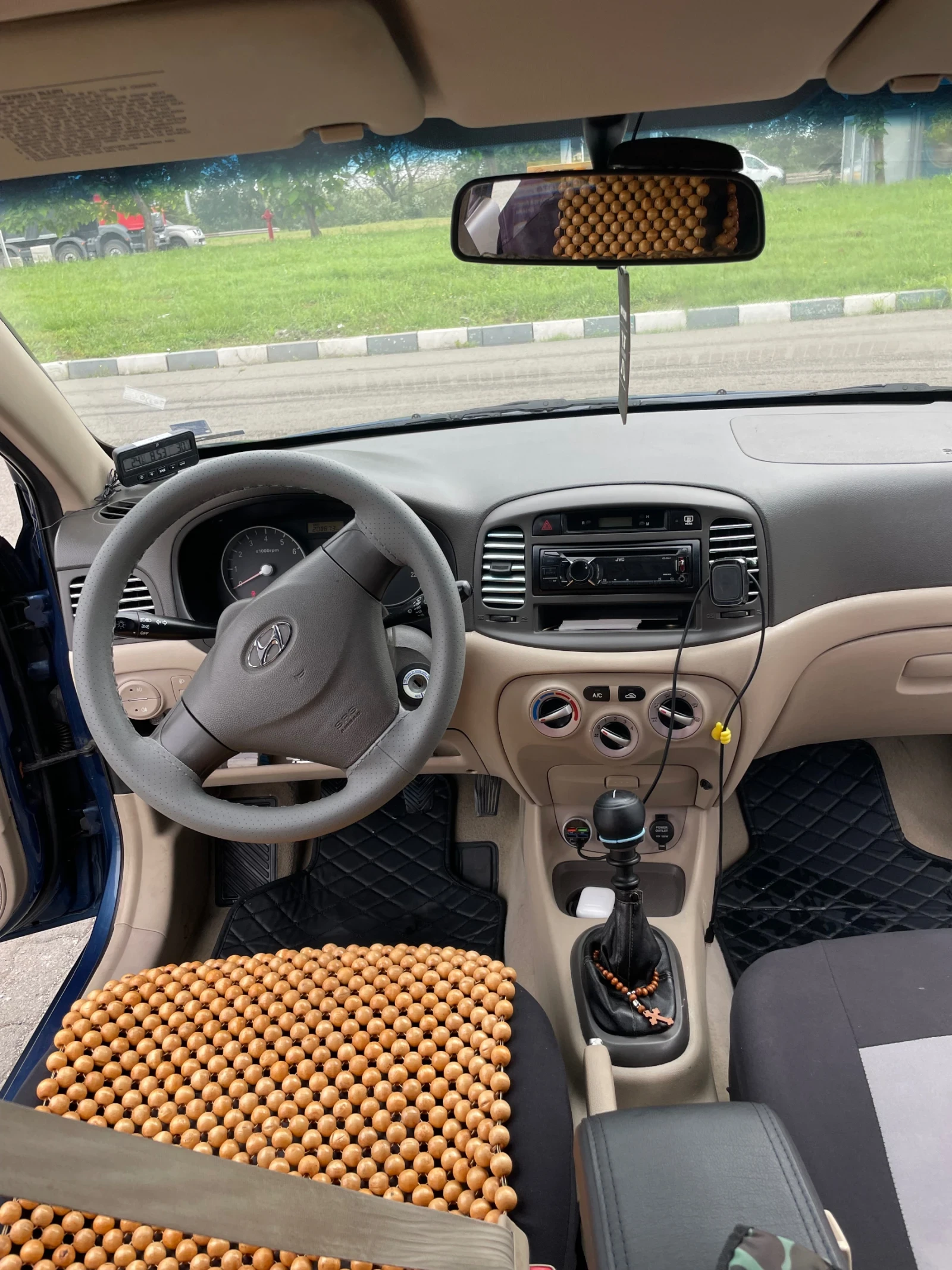 Hyundai Accent Hyundai accent 1.4 benzin - изображение 4