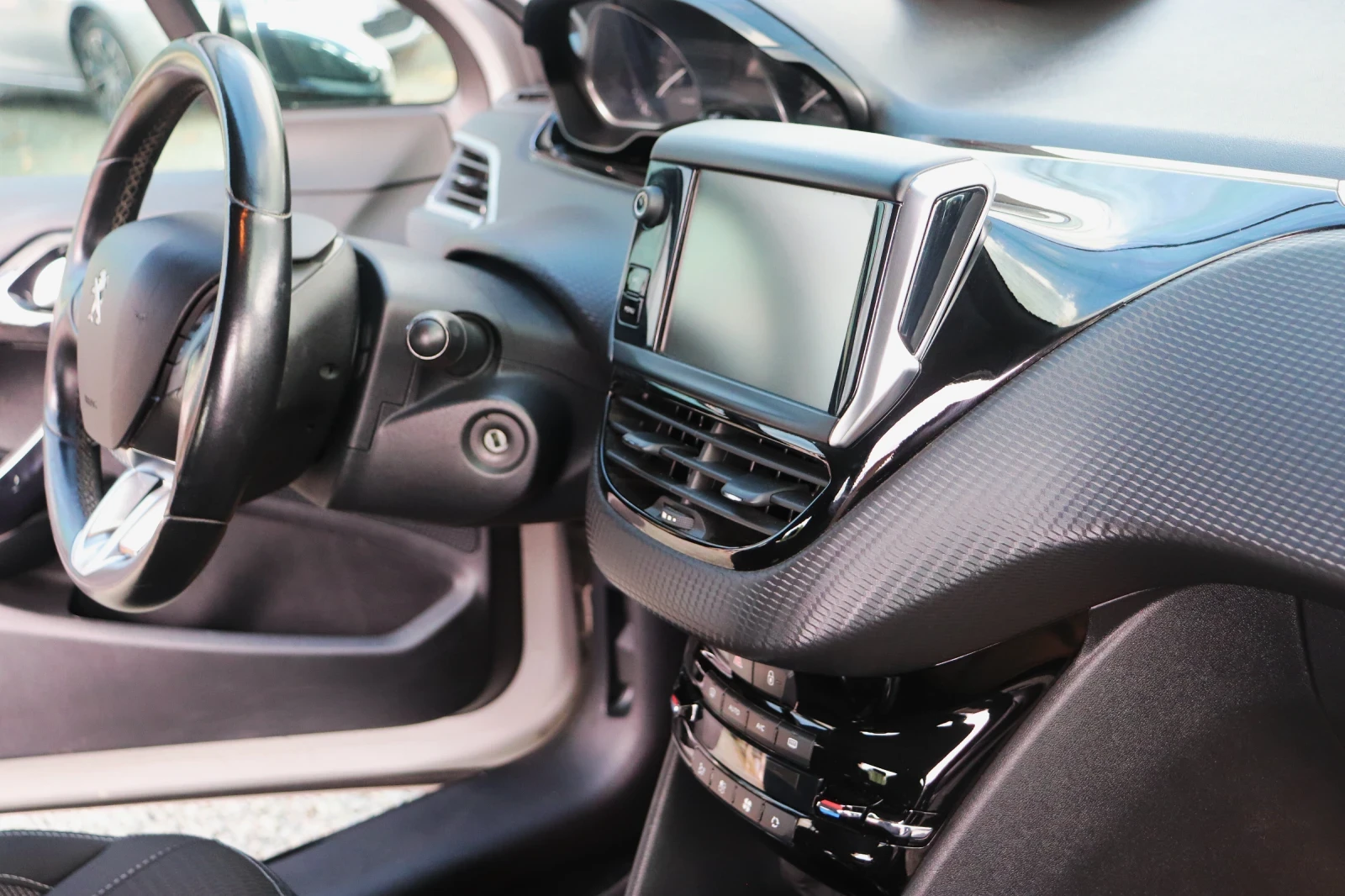 Peugeot 208 | Mobile.bg   13