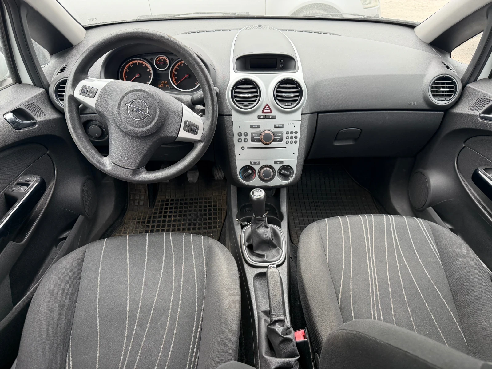 Opel Corsa 1.0/60кс климатик 65000км Сервизни докуме - изображение 8