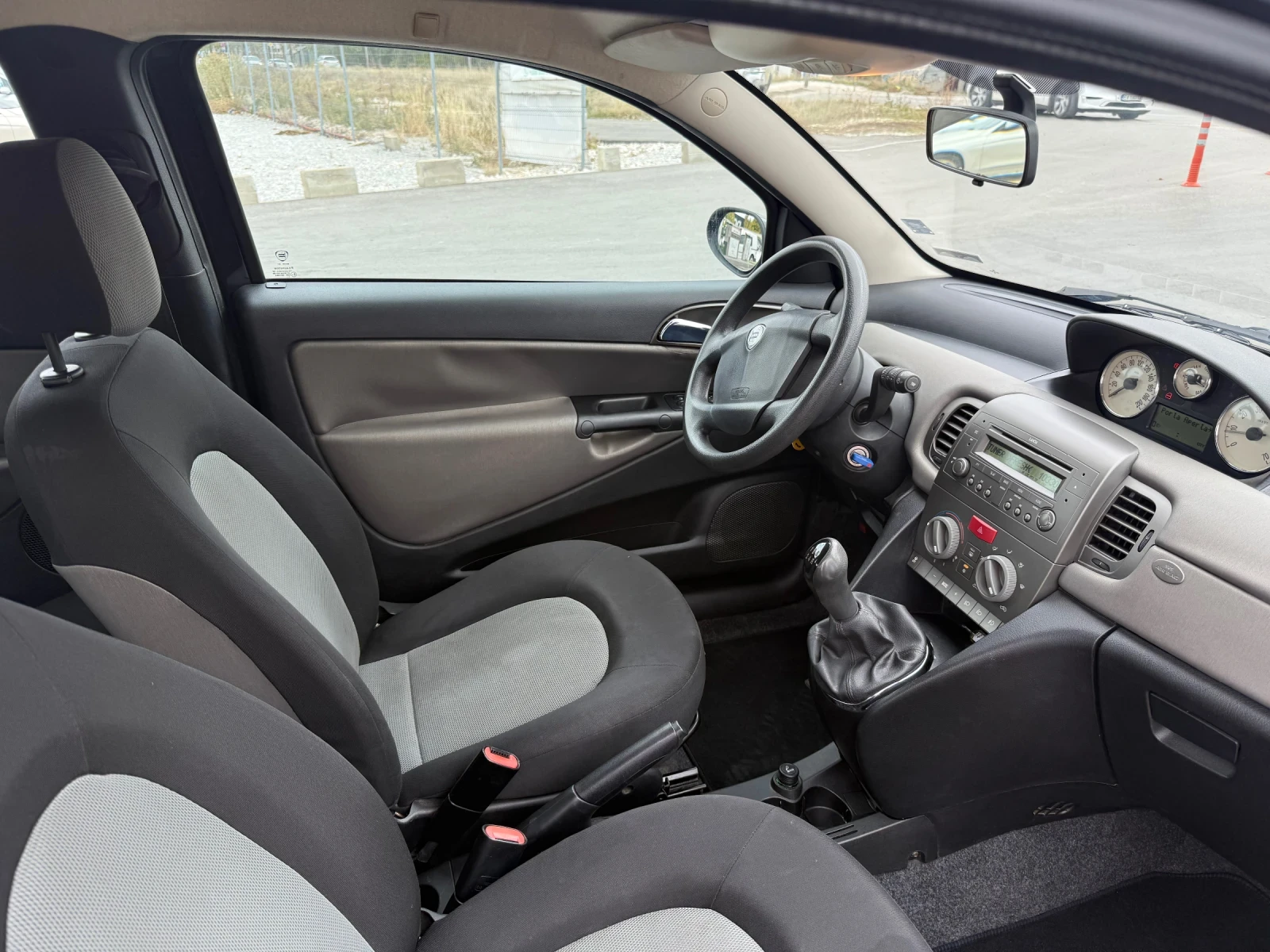 Lancia Ypsilon 1.3 M-Jet | Mobile.bg — изображение 9