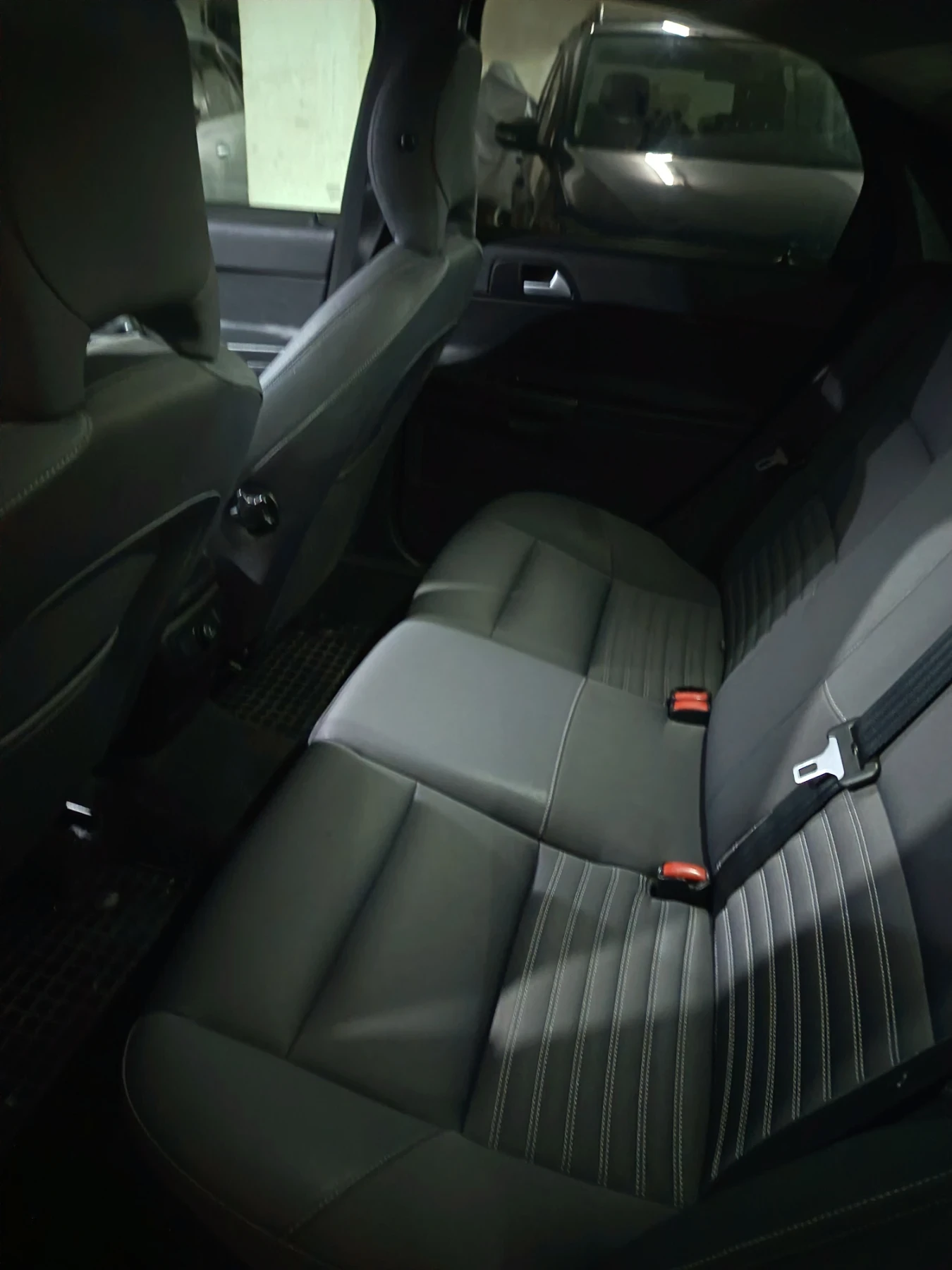 Volvo S40 2.4i - изображение 8