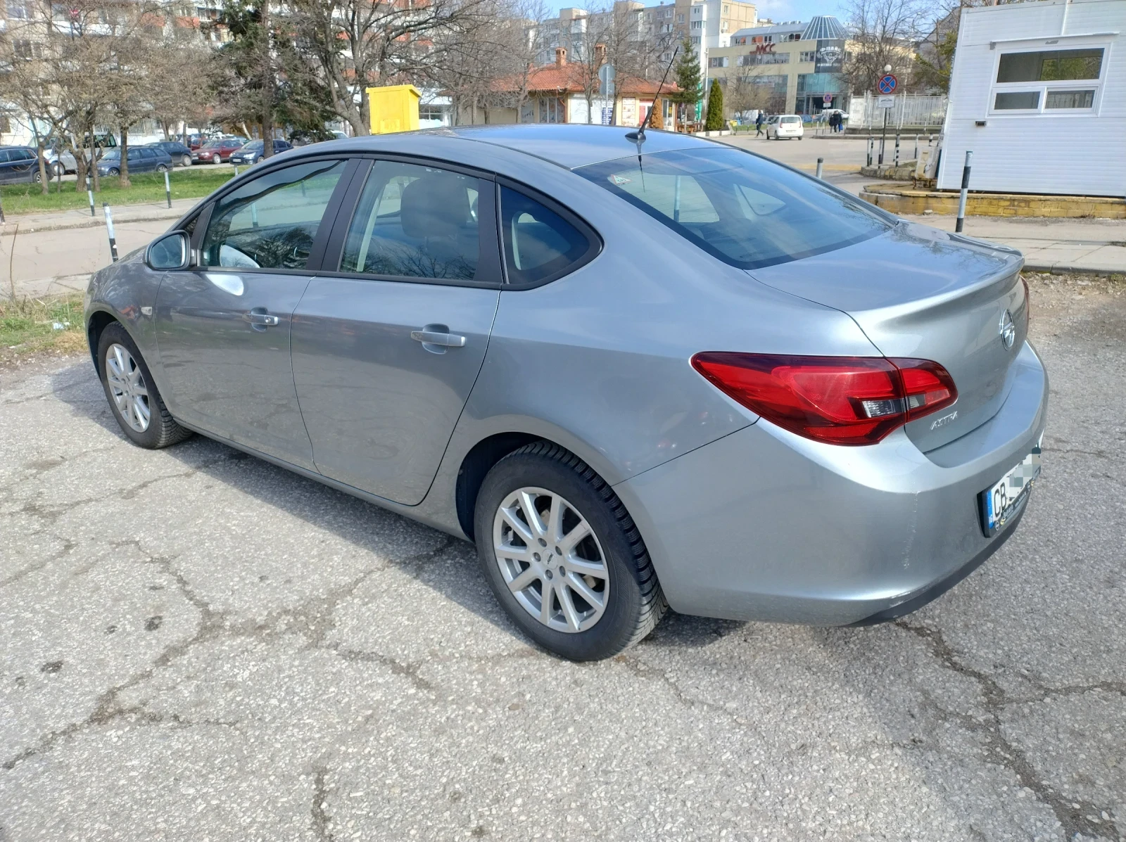 Opel Astra J 1.6 ГАЗ от БГ, снимка 2 - Автомобили и джипове - 54008898