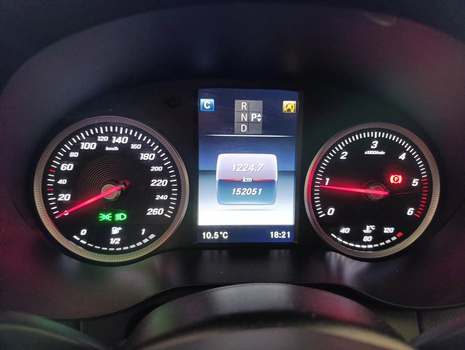 Mercedes-Benz C 180 2016г.7G-TRONIC / EURO 6, снимка 16 - Автомобили и джипове - 54151061