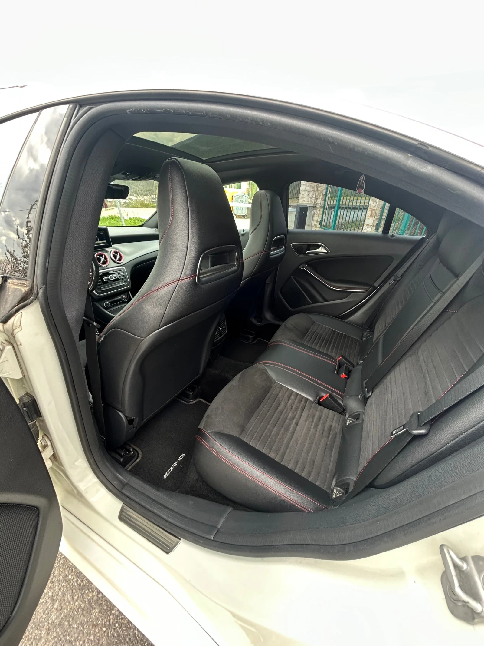 Mercedes-Benz CLA 250 AMG line , снимка 12 - Автомобили и джипове - 54172627