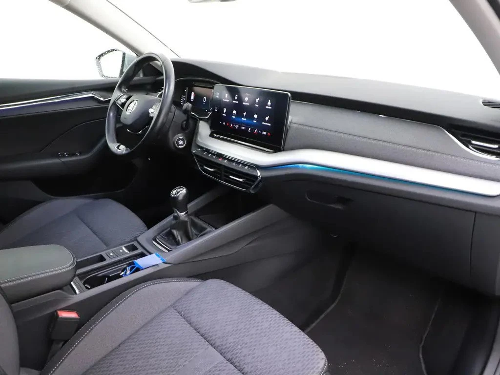Skoda Octavia 1.5 TSI First Edition, снимка 13 - Автомобили и джипове - 54477549