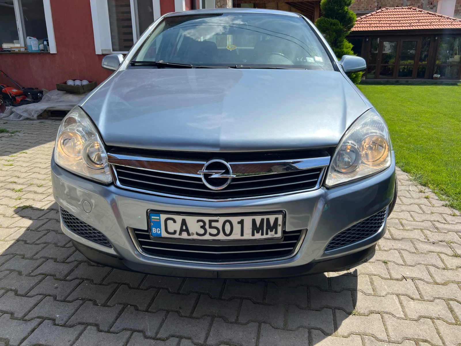 Opel Astra 1.6 перфектна * климатик* 2008г, снимка 4 - Автомобили и джипове - 54822365