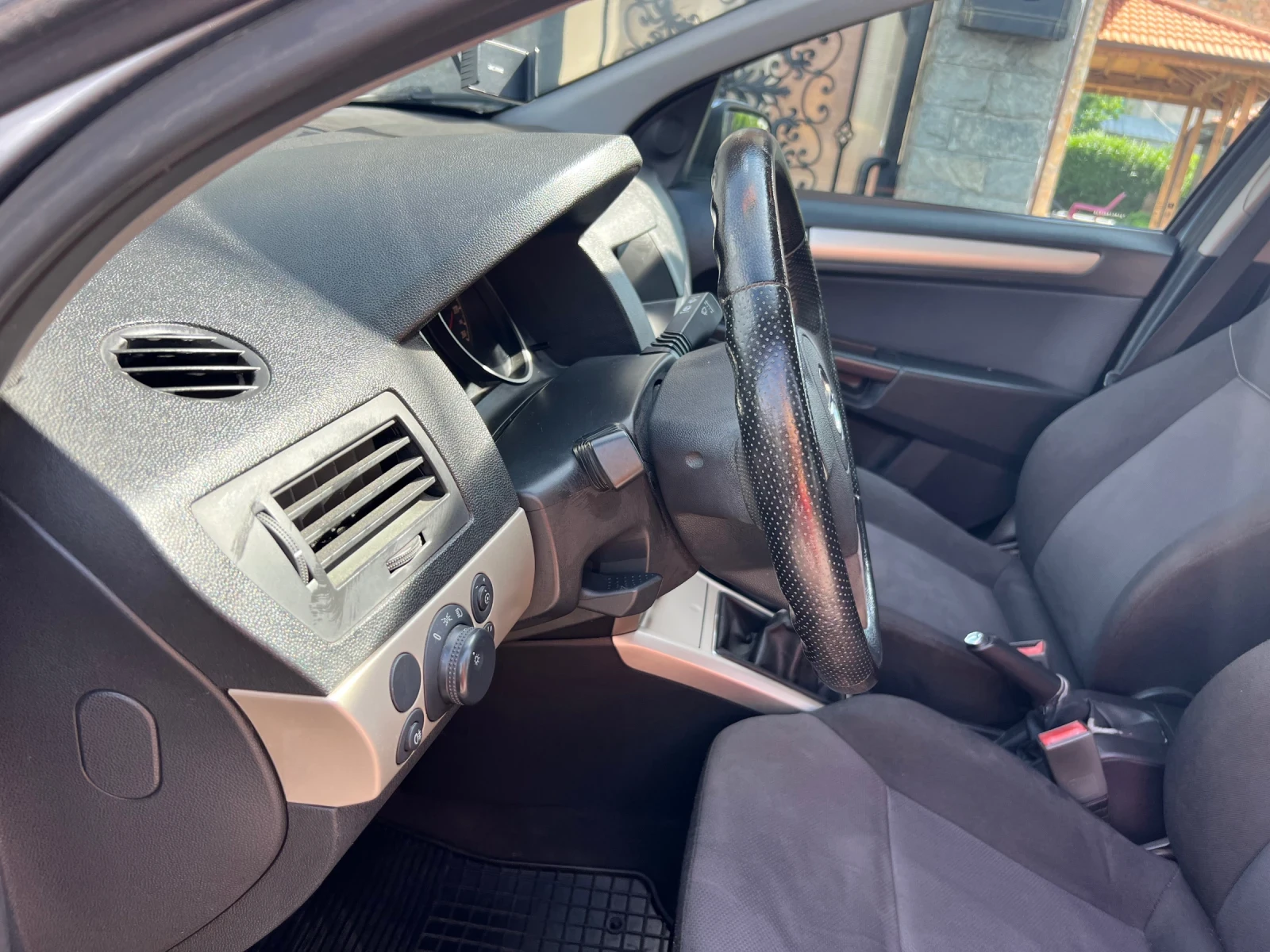 Opel Astra 1.6 перфектна * климатик* 2008г, снимка 7 - Автомобили и джипове - 54822365