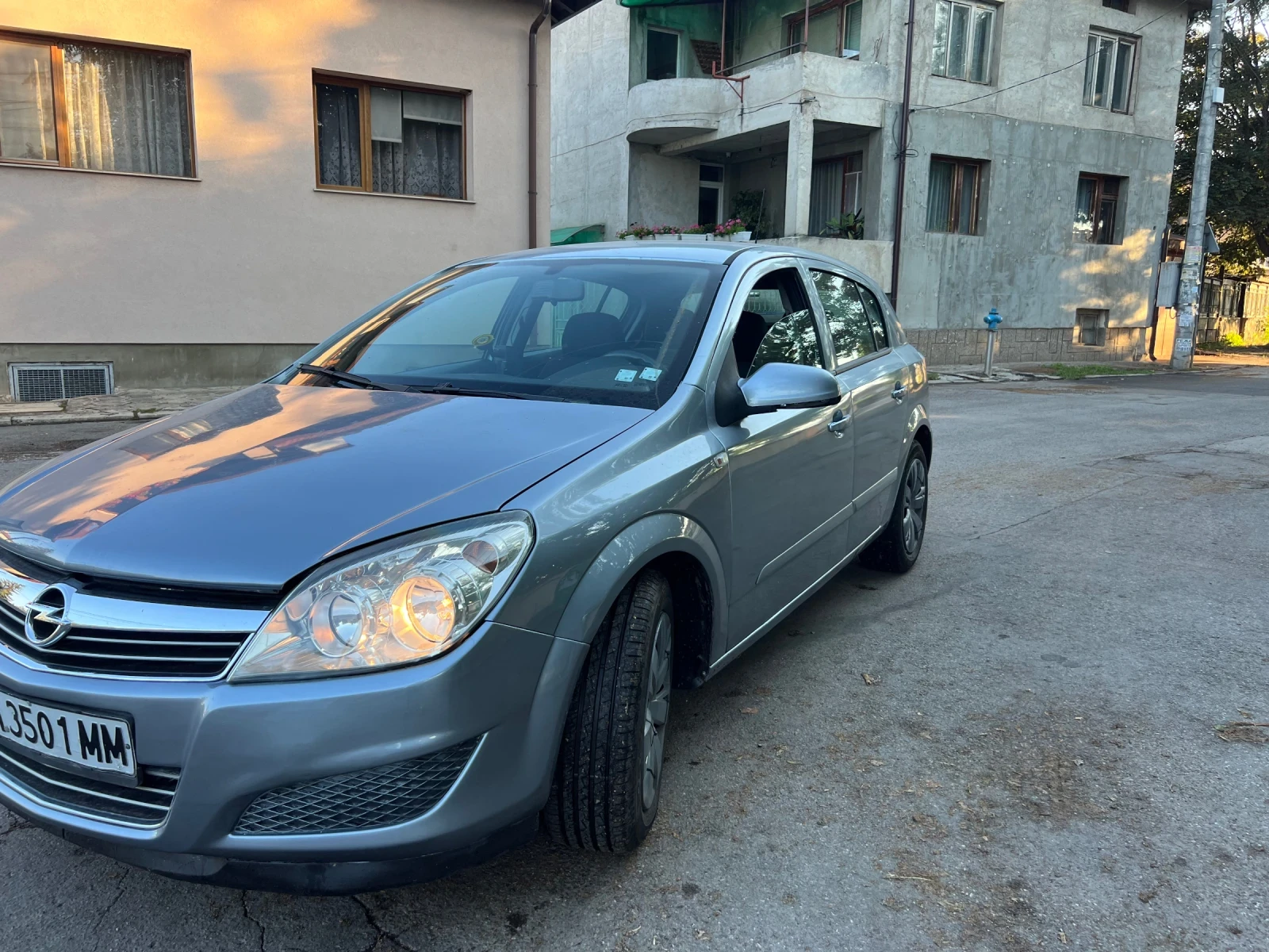 Opel Astra 1.6 перфектна * климатик* 2008г, снимка 3 - Автомобили и джипове - 55167556