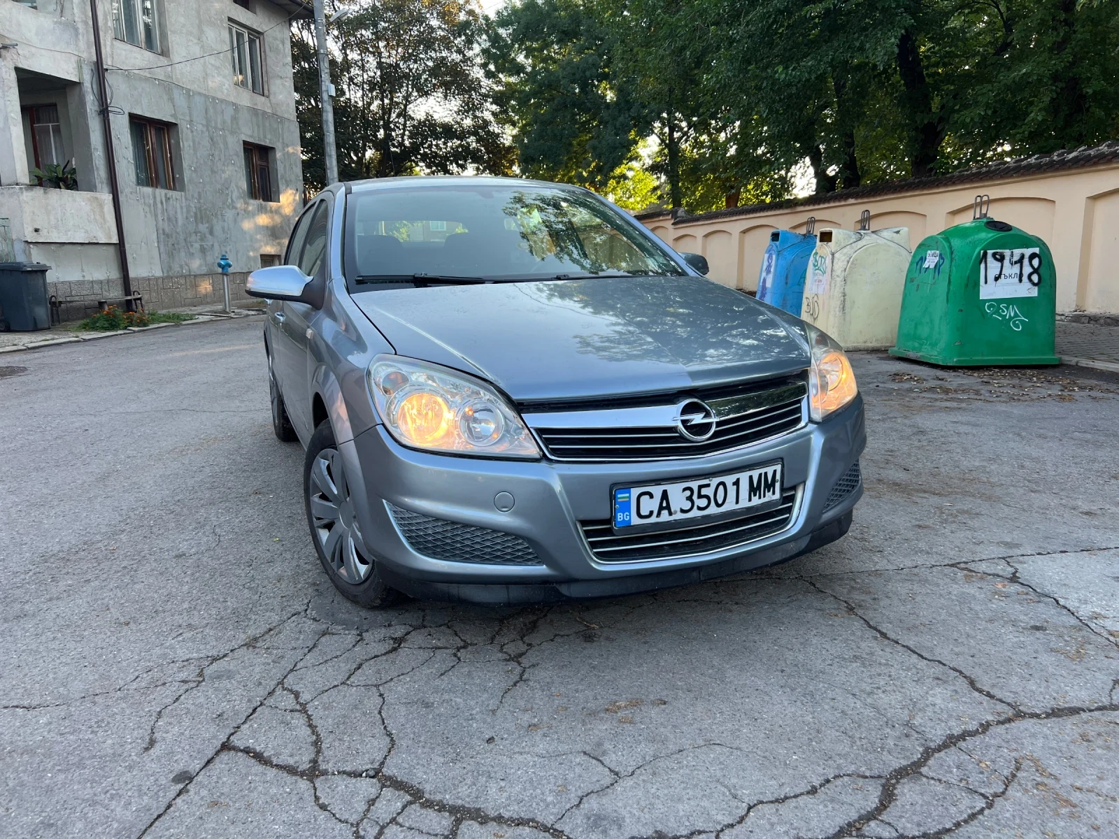 Opel Astra 1.6 перфектна * климатик* 2008г