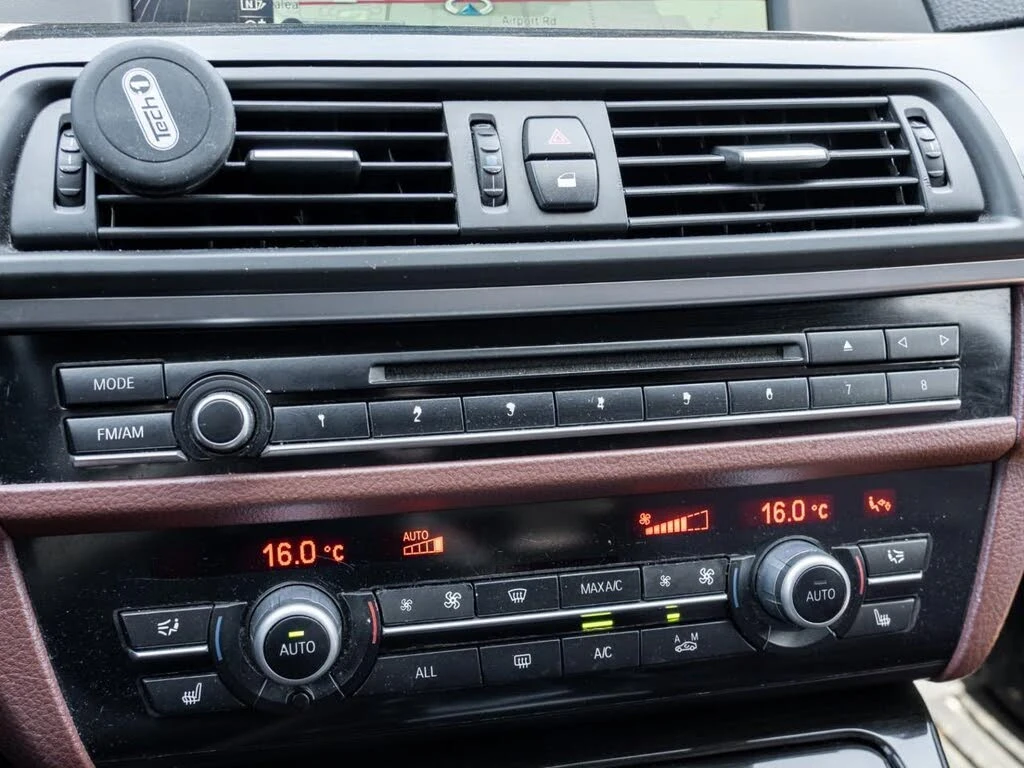 BMW 535 XDRIVE / ПОДГРЕВИ / ПАНОРАМА / ОТ ПРЕДСТАВИТЕЛСТВО, снимка 13 - Автомобили и джипове - 55017182