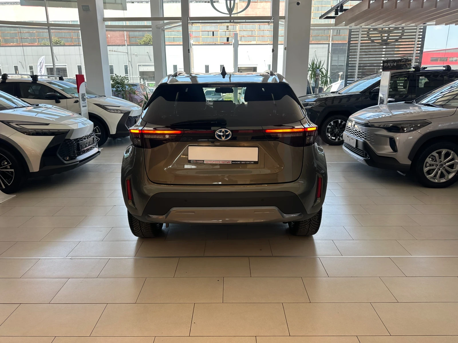 Toyota Yaris Cross Adventure* AWD, снимка 4 - Автомобили и джипове - 55091489