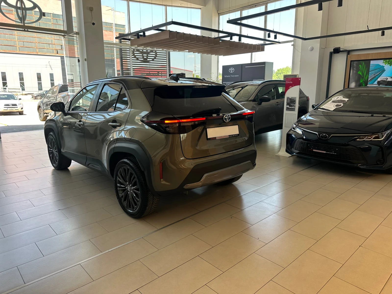 Toyota Yaris Cross Adventure* AWD, снимка 3 - Автомобили и джипове - 55091489