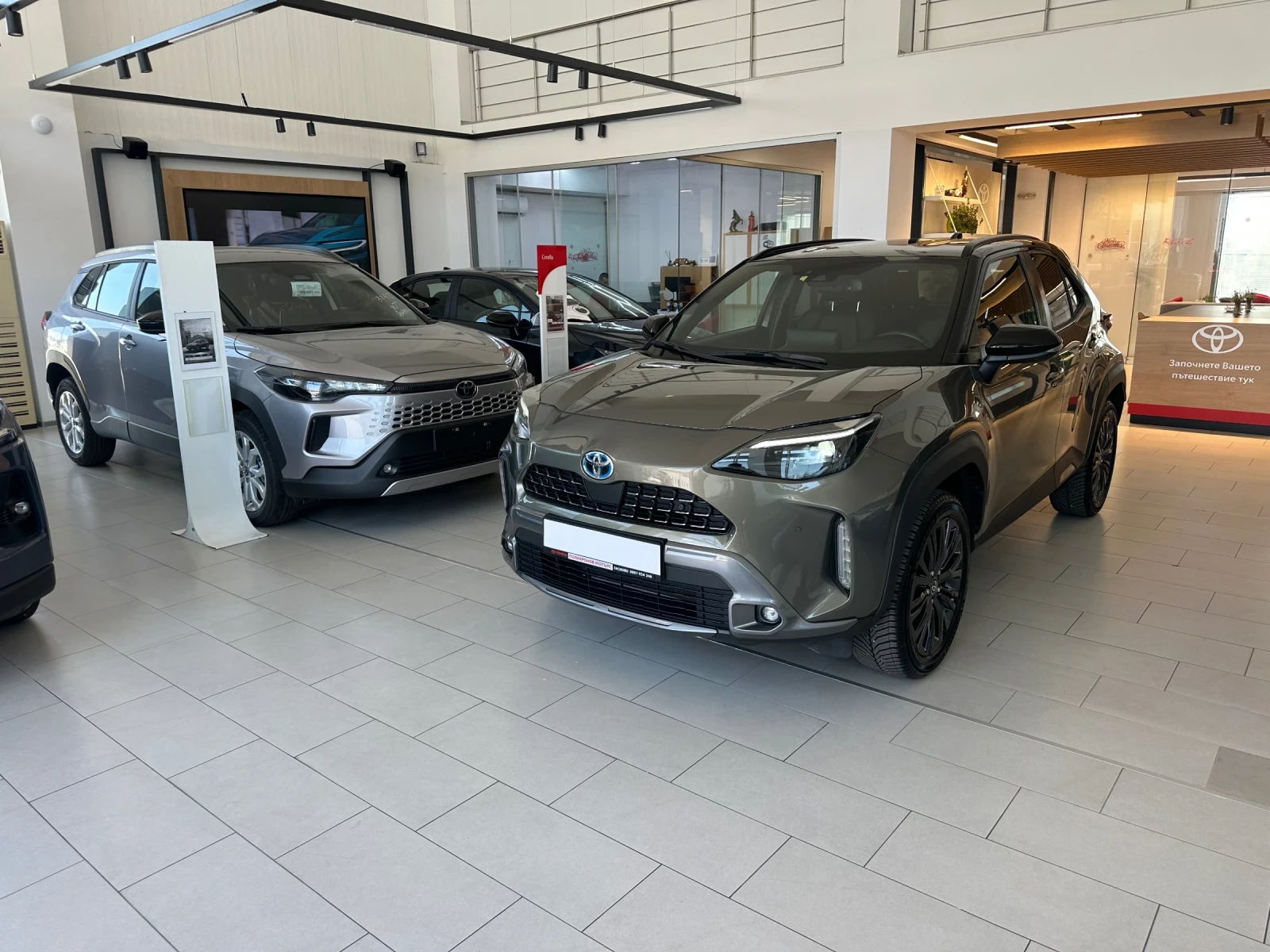 Toyota Yaris Cross Adventure* AWD, снимка 2 - Автомобили и джипове - 55091489