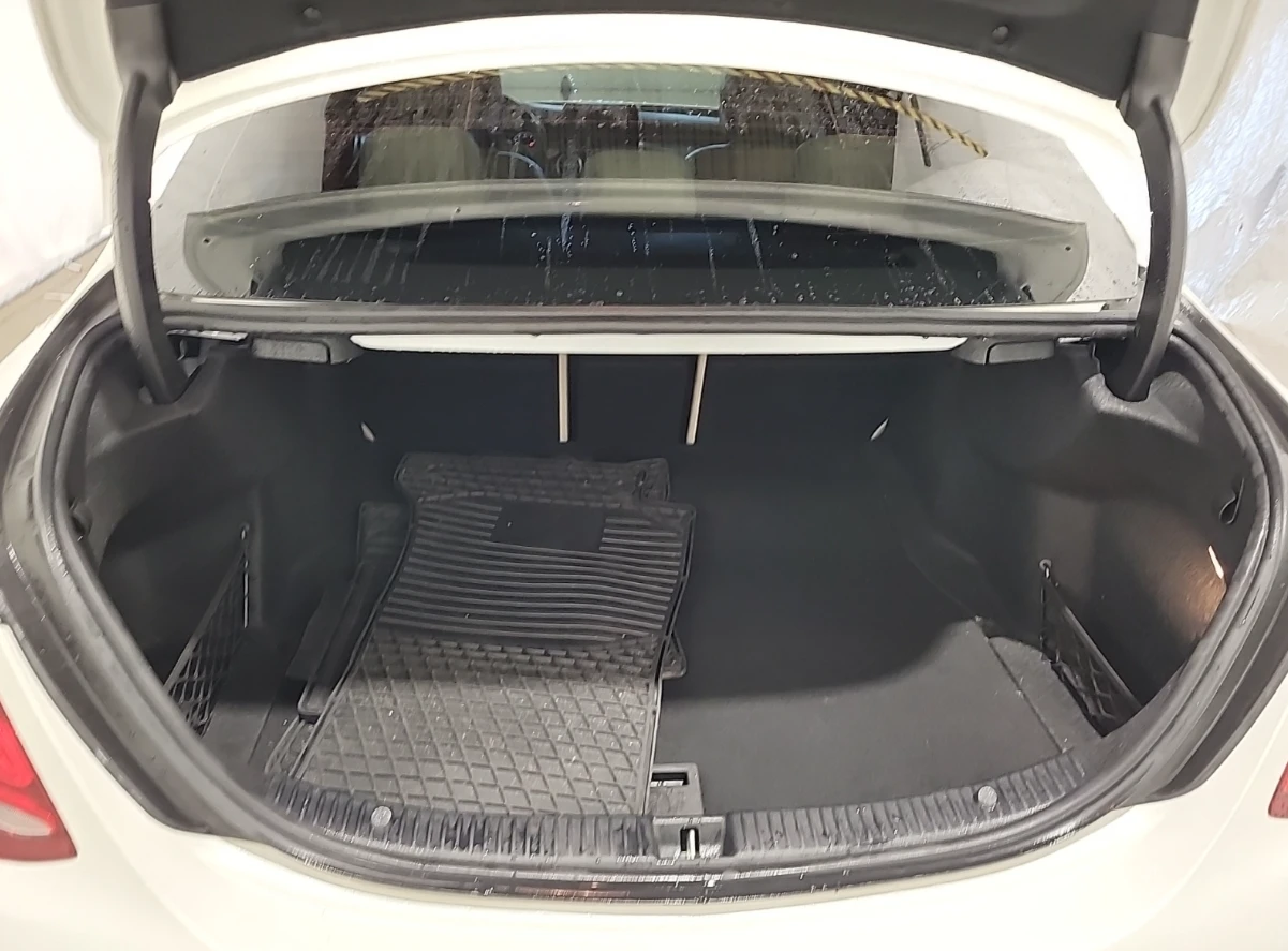 Mercedes-Benz C 300 64к км* 4matic* Amg Wheels* м.Точки* Камера* БЕЗ Щ, снимка 7 - Автомобили и джипове - 55152915