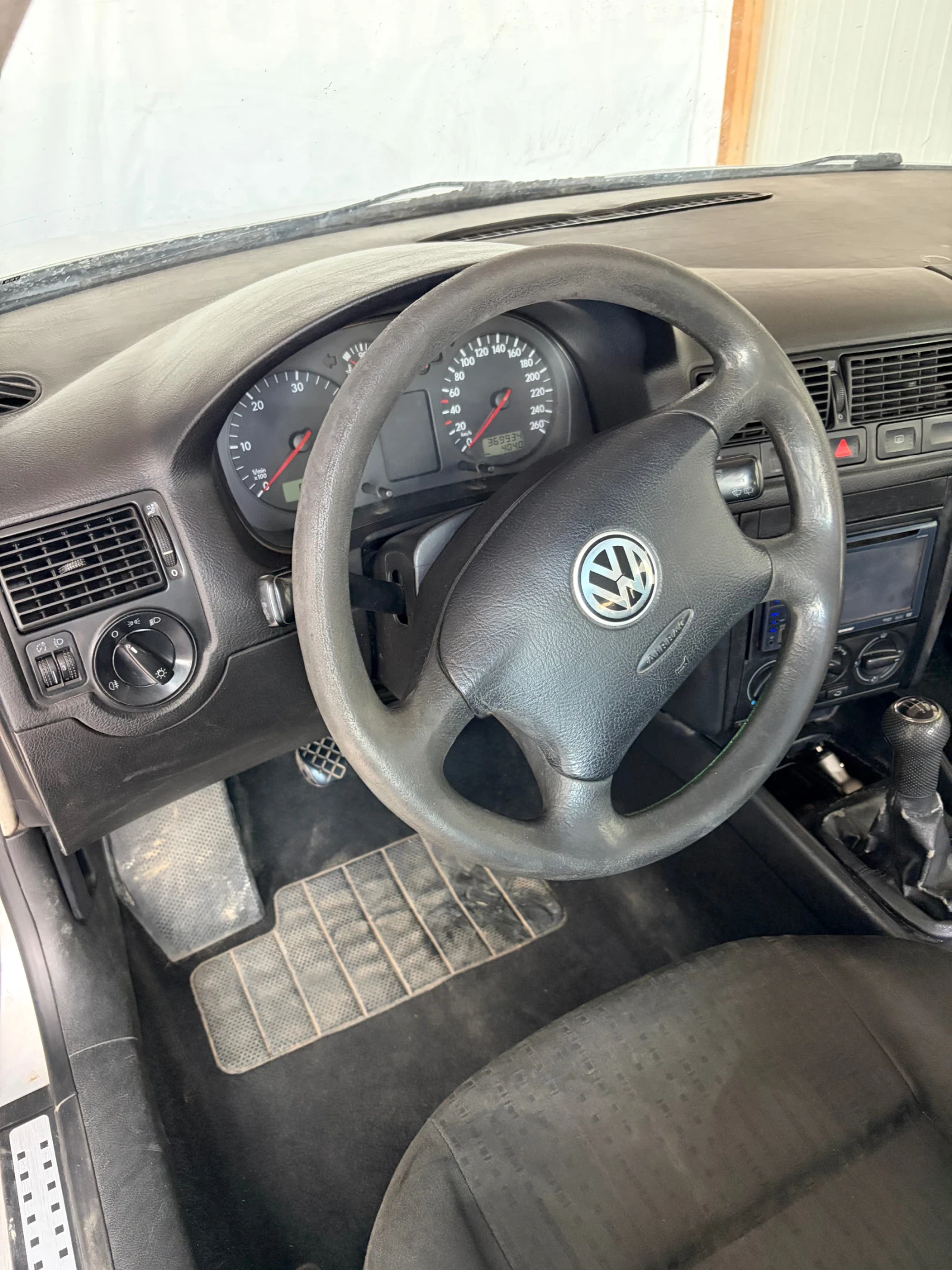 VW Golf 4, снимка 16 - Автомобили и джипове - 55405661
