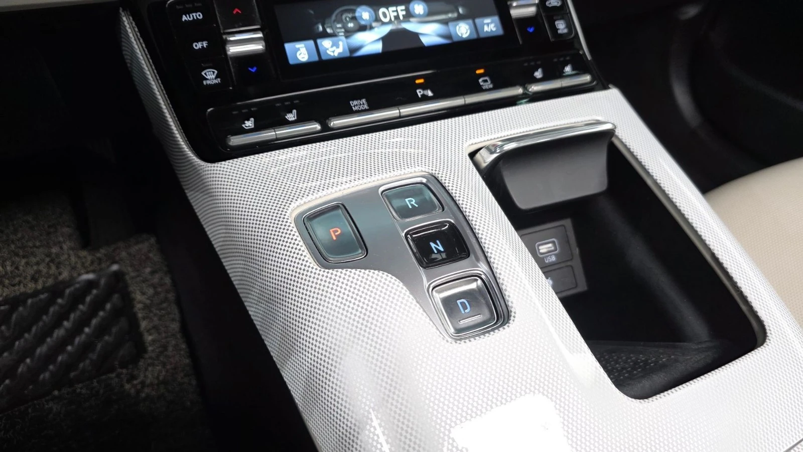 Hyundai Grandeur IG 2.5 LeBlanc* HUD* 360* ПАНО* НАВИ* ОБДУХВ, снимка 7 - Автомобили и джипове - 55558987
