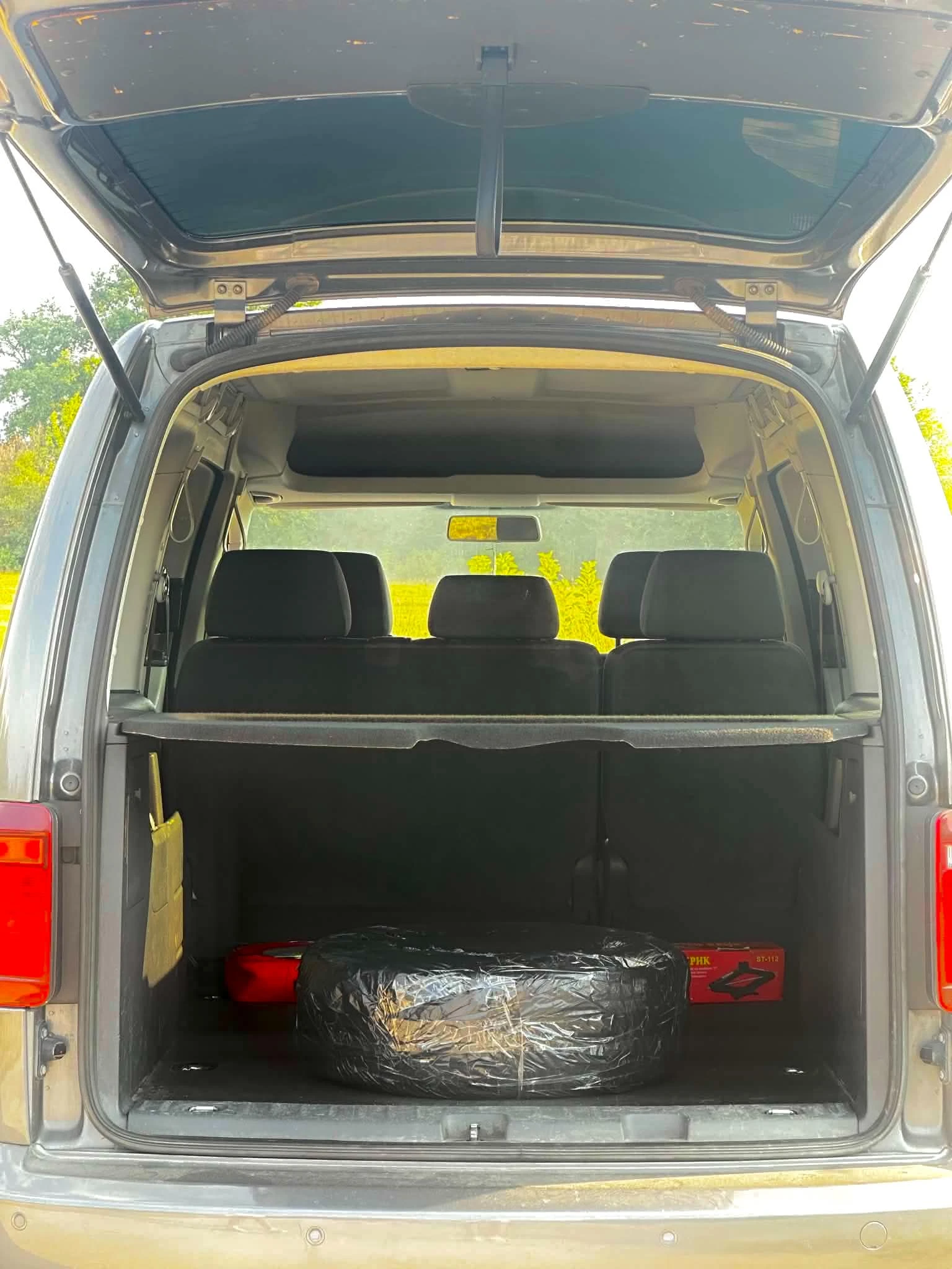 VW Caddy Maxi Life, снимка 10 - Автомобили и джипове - 55679191