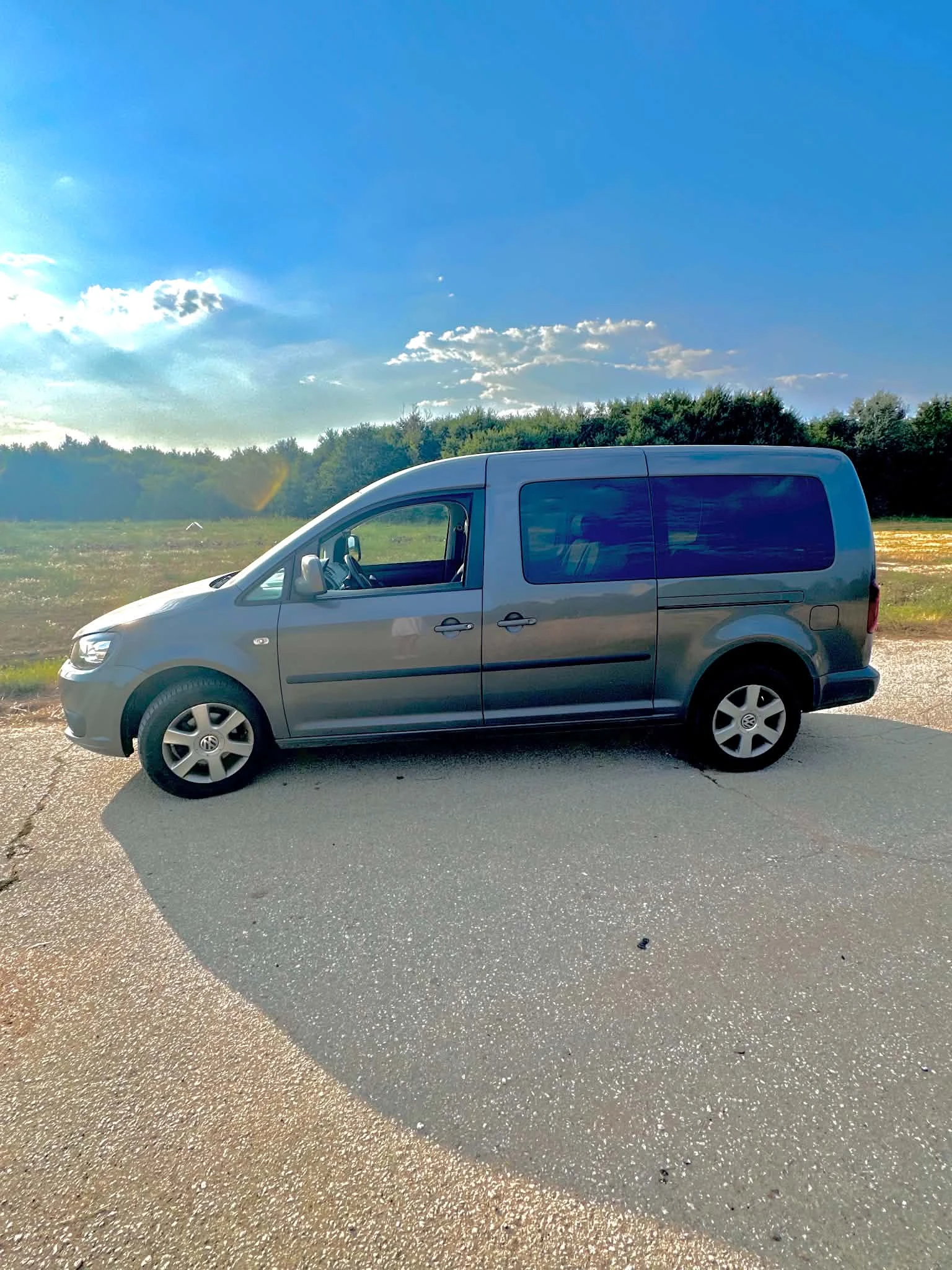 VW Caddy Maxi Life, снимка 7 - Автомобили и джипове - 55679191