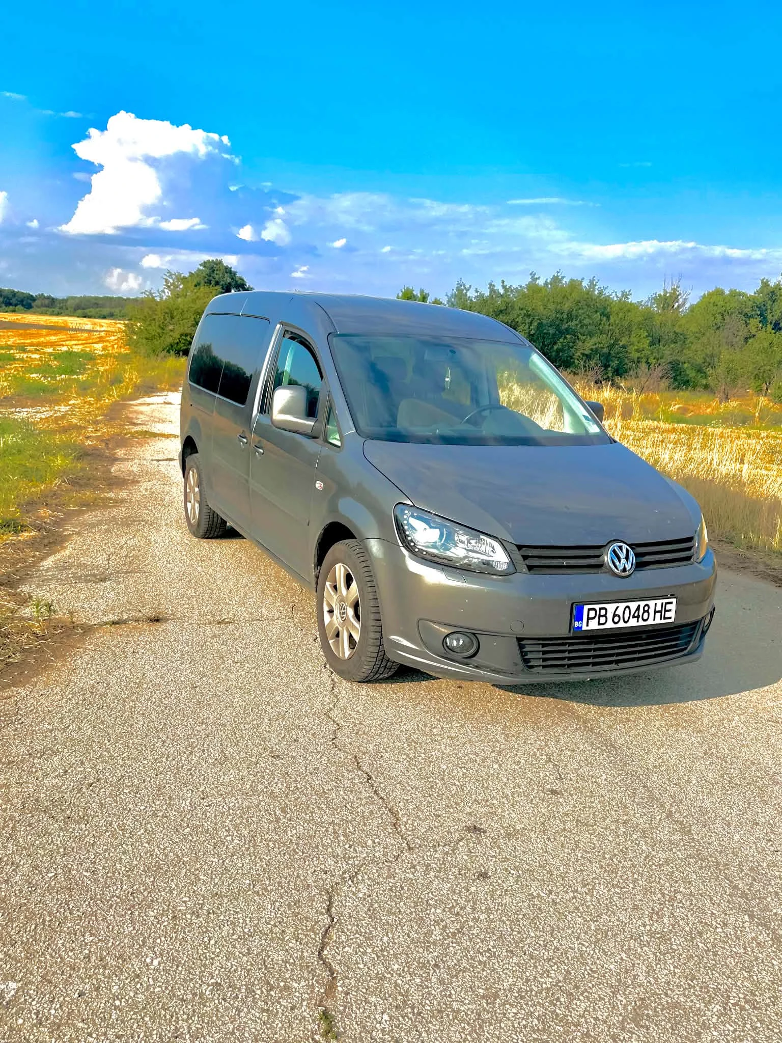 VW Caddy Maxi Life, снимка 2 - Автомобили и джипове - 55679191