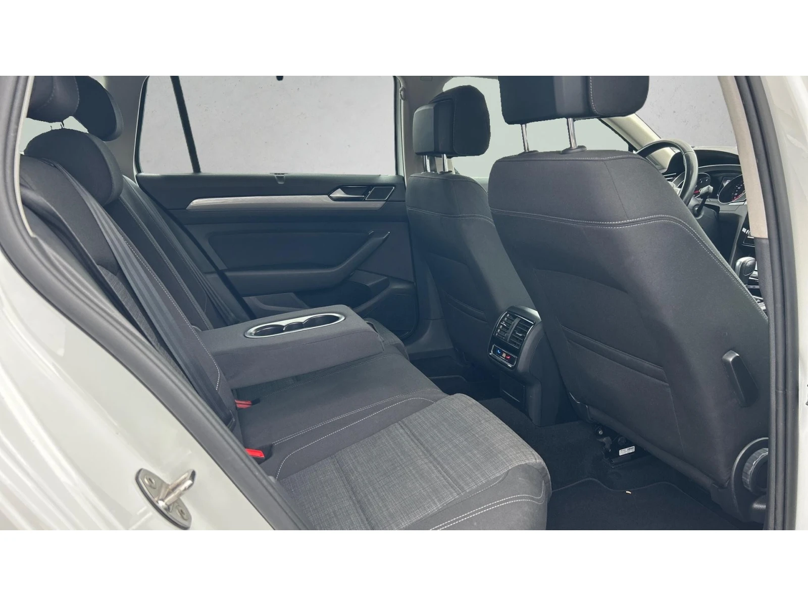 VW Passat 1.5 TSi OPF ACT  DSG, Месечна вноска от 199  , снимка 10 - Автомобили и джипове - 55830047