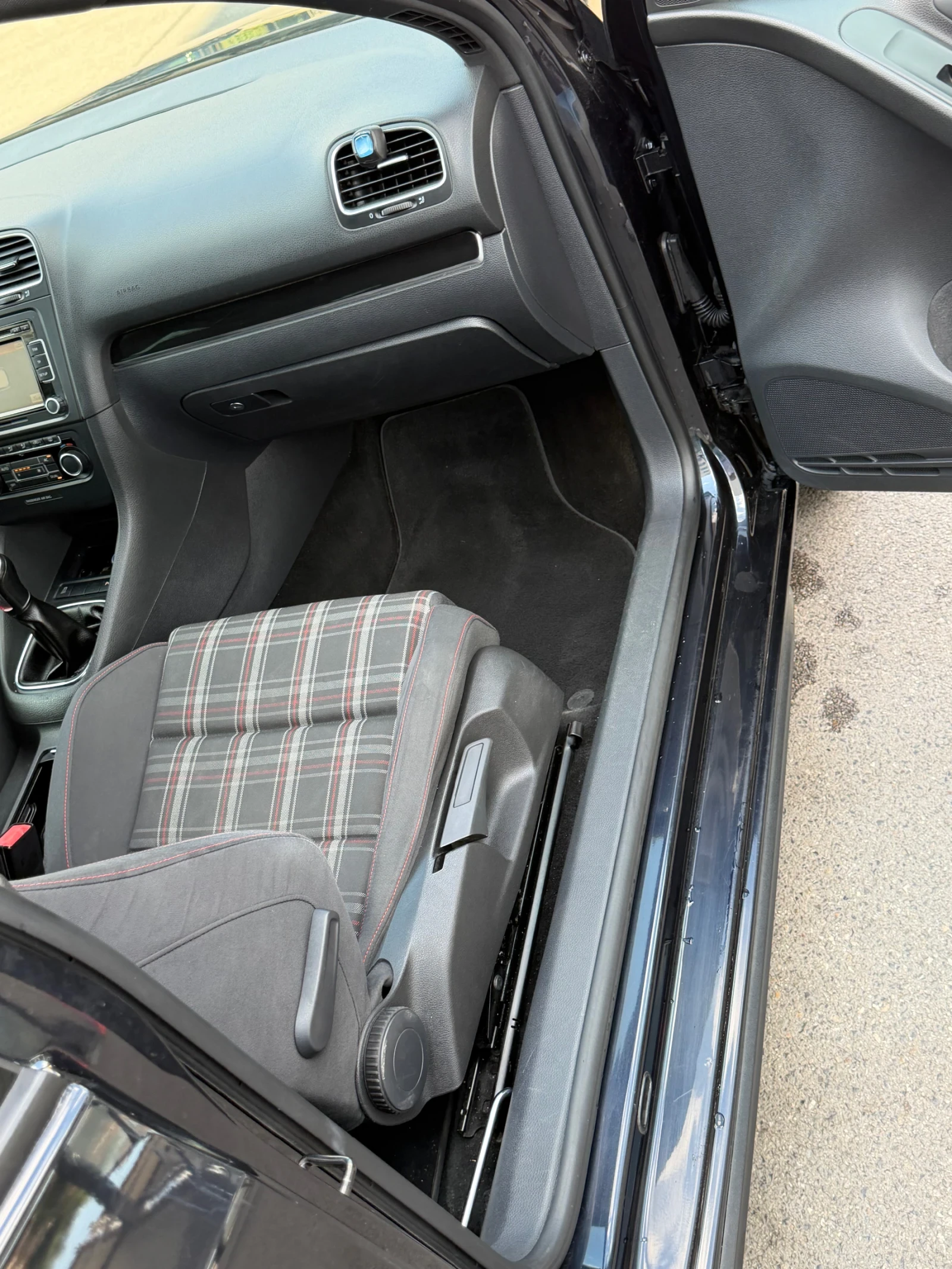 VW Golf, снимка 17 - Автомобили и джипове - 55944216