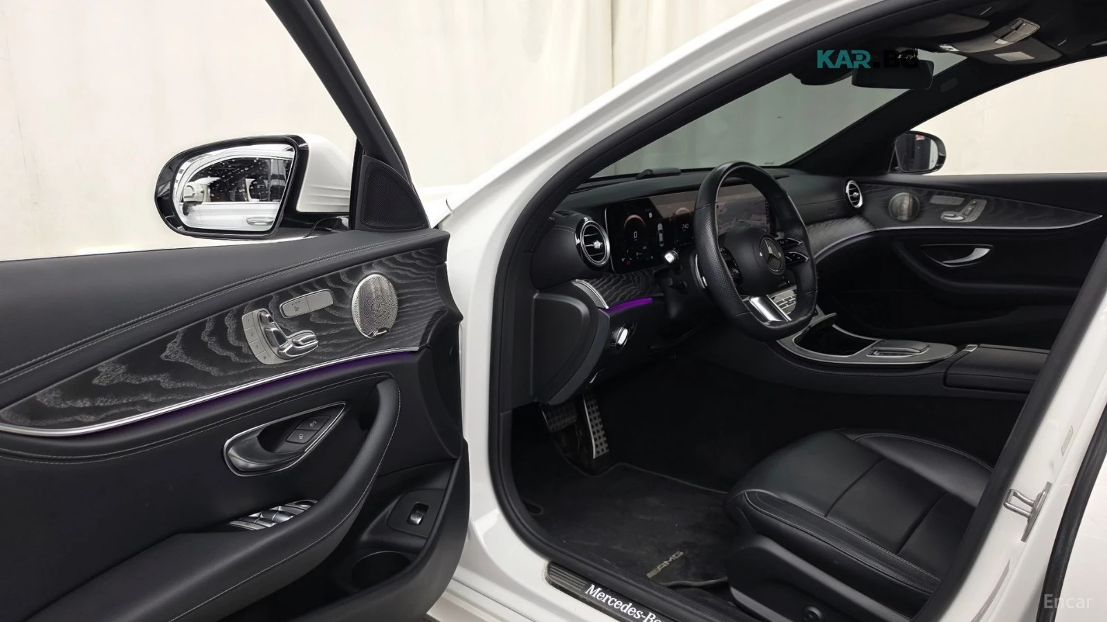 Mercedes-Benz E 350 4MATIC* AMG-LINE* BURMESTER* DISTRONIC* 360* ПОДГР, снимка 9 - Автомобили и джипове - 55988304