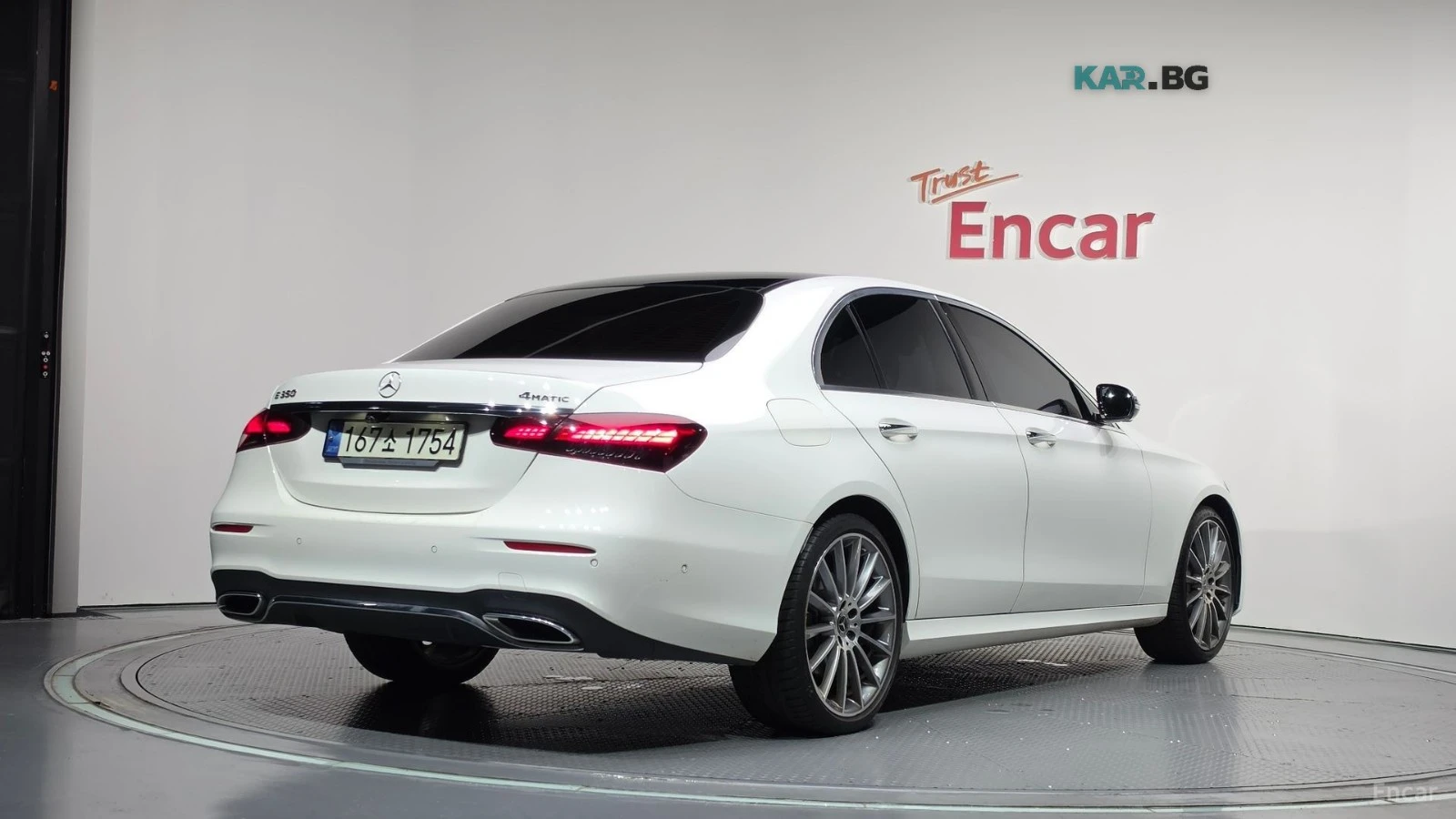 Mercedes-Benz E 350 4MATIC* AMG-LINE* BURMESTER* DISTRONIC* 360* ПОДГР, снимка 3 - Автомобили и джипове - 55988304