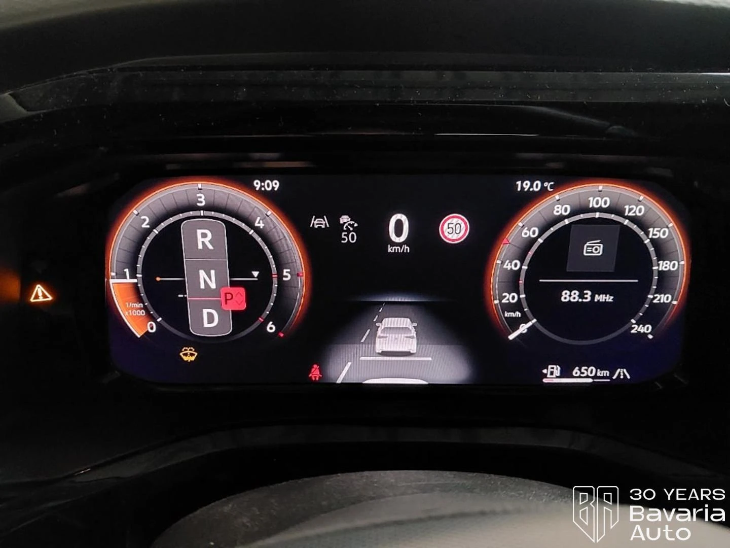 VW Multivan lang Edition DSG Easy Open Basic, снимка 9 - Автомобили и джипове - 56333249