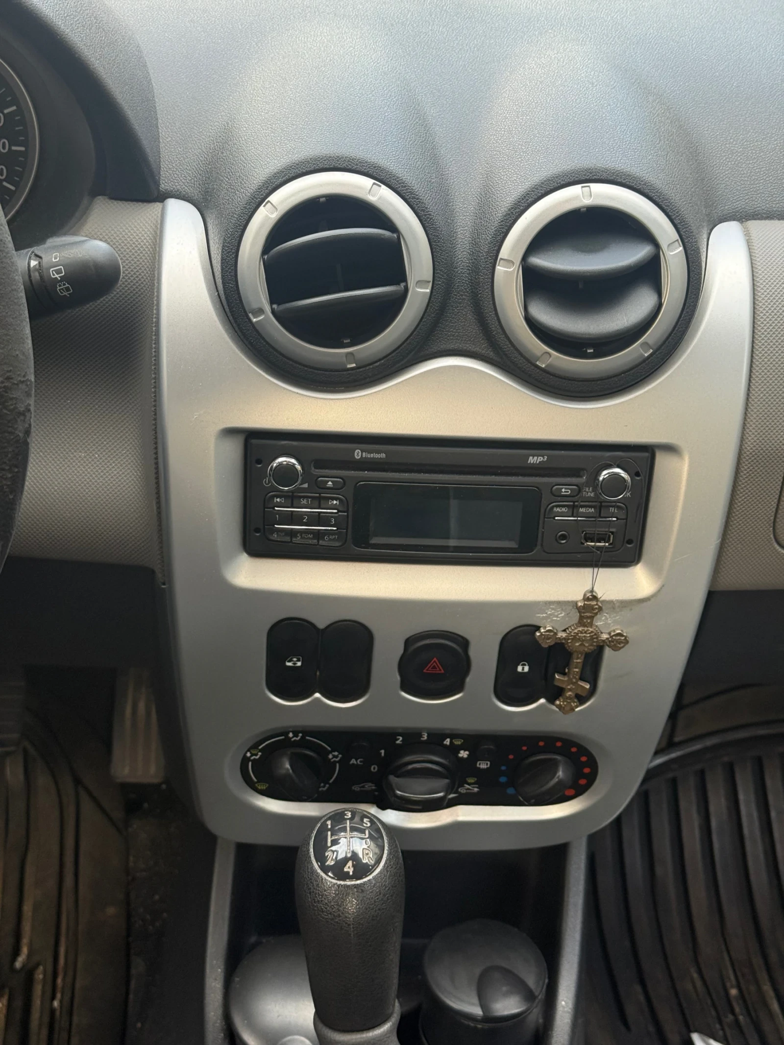 Dacia Sandero, снимка 5 - Автомобили и джипове - 56560139