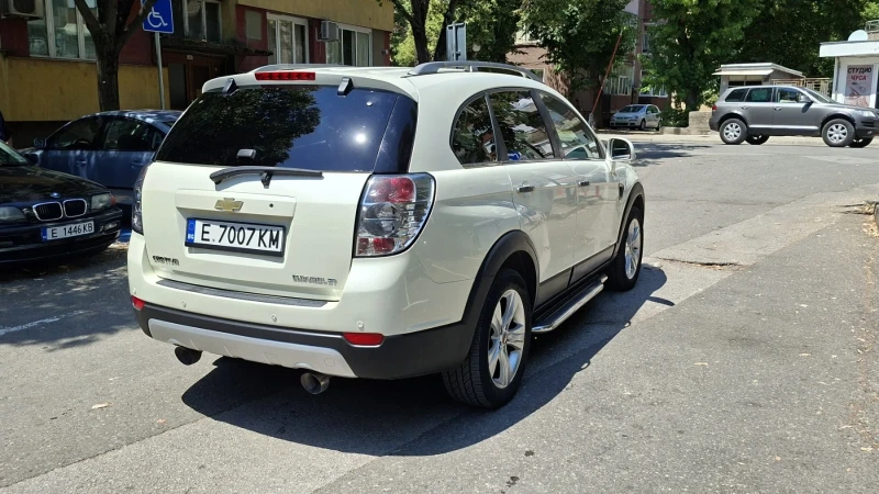 Chevrolet Captiva, снимка 6 - Автомобили и джипове - 52715620