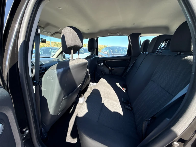 Dacia Duster 1.5 dci, снимка 9 - Автомобили и джипове - 51811346