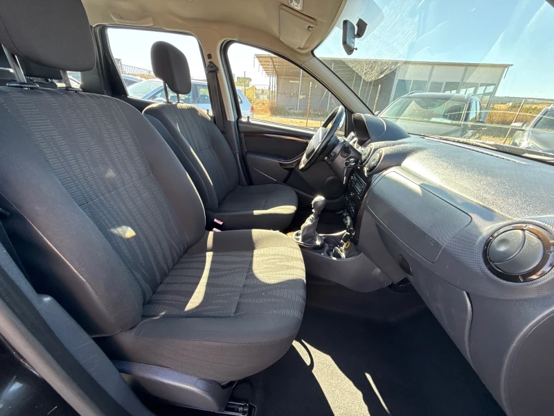 Dacia Duster 1.5 dci, снимка 10 - Автомобили и джипове - 51811346
