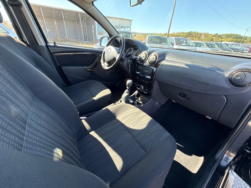 Dacia Duster 1.5 dci, снимка 12 - Автомобили и джипове - 51811346