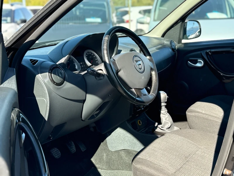 Dacia Duster 1.5 dci, снимка 7 - Автомобили и джипове - 51811346