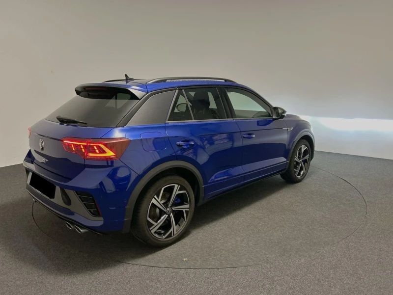 VW T-Roc R* 4M* DSG* PANO* DISTR* KEYLESS* CARPLAY* LED* , снимка 3 - Автомобили и джипове - 52444919