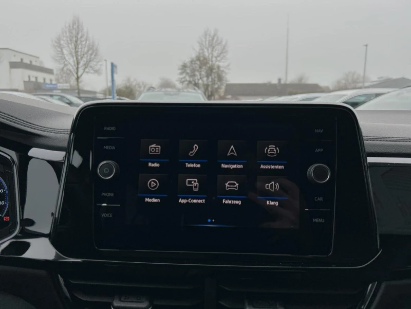 VW T-Roc R* 4M* DSG* PANO* DISTR* KEYLESS* CARPLAY* LED* , снимка 9 - Автомобили и джипове - 52444919