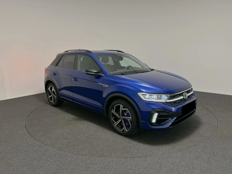 VW T-Roc R* 4M* DSG* PANO* DISTR* KEYLESS* CARPLAY* LED* , снимка 2 - Автомобили и джипове - 52444919