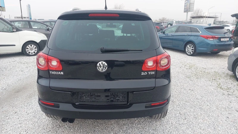 VW Tiguan 2.0 4x4, снимка 6 - Автомобили и джипове - 52670383