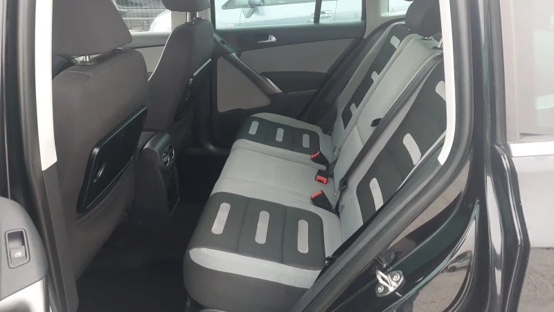 VW Tiguan 2.0 4x4, снимка 9 - Автомобили и джипове - 52670383