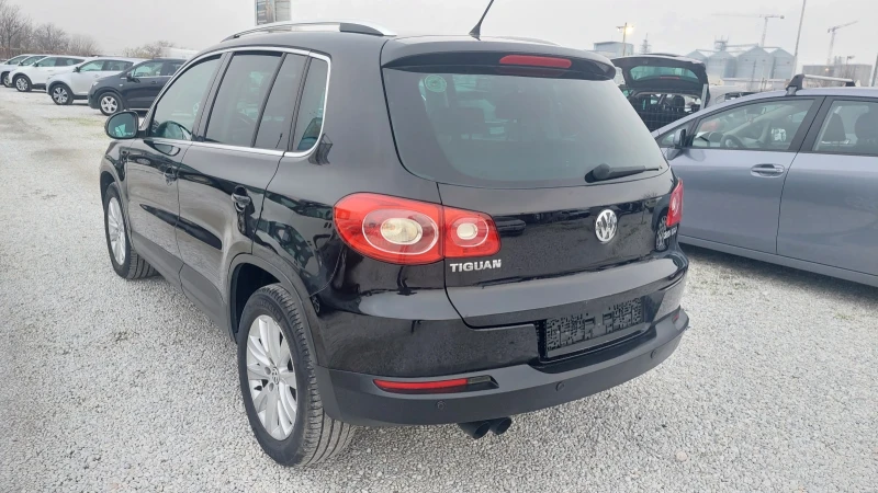 VW Tiguan 2.0 4x4, снимка 5 - Автомобили и джипове - 52670383