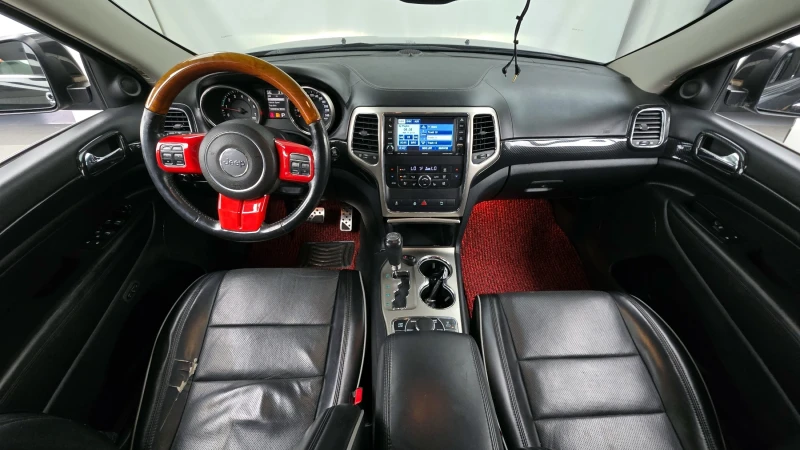 Jeep Grand cherokee OverLand 3.6, снимка 4 - Автомобили и джипове - 53467192