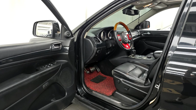 Jeep Grand cherokee OverLand 3.6, снимка 7 - Автомобили и джипове - 53467192